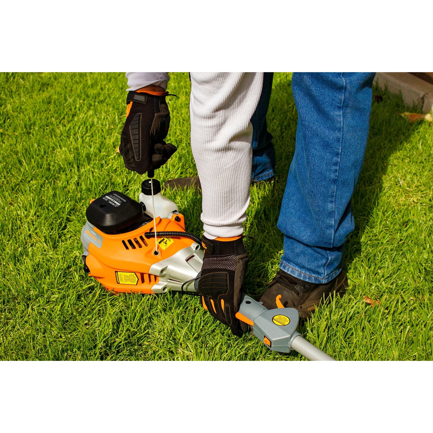 Desbrozadora Gasolina 26cc DES-26C Mango D Corte 17" - Solución Profesional para Césped Residencial y Maleza