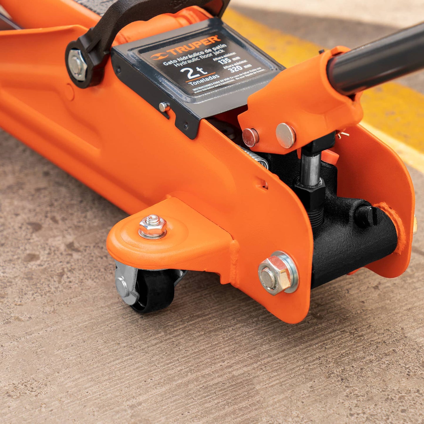 Gato Hidráulico de Patín 2 Toneladas Truper GAPA-2E - Levantamiento Seguro con Ruedas Giratorias y Válvula de Seguridad - 30 Movimientos