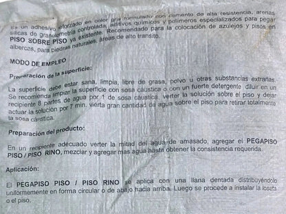 Descripción y modo de empleo impresos en el saco de Pegapiso Piso / Piso Rino de 20 kg
